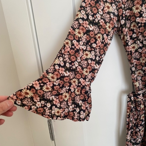 Abercrombie & Fitch Floral Romper, Medium - Picture 6 of 8